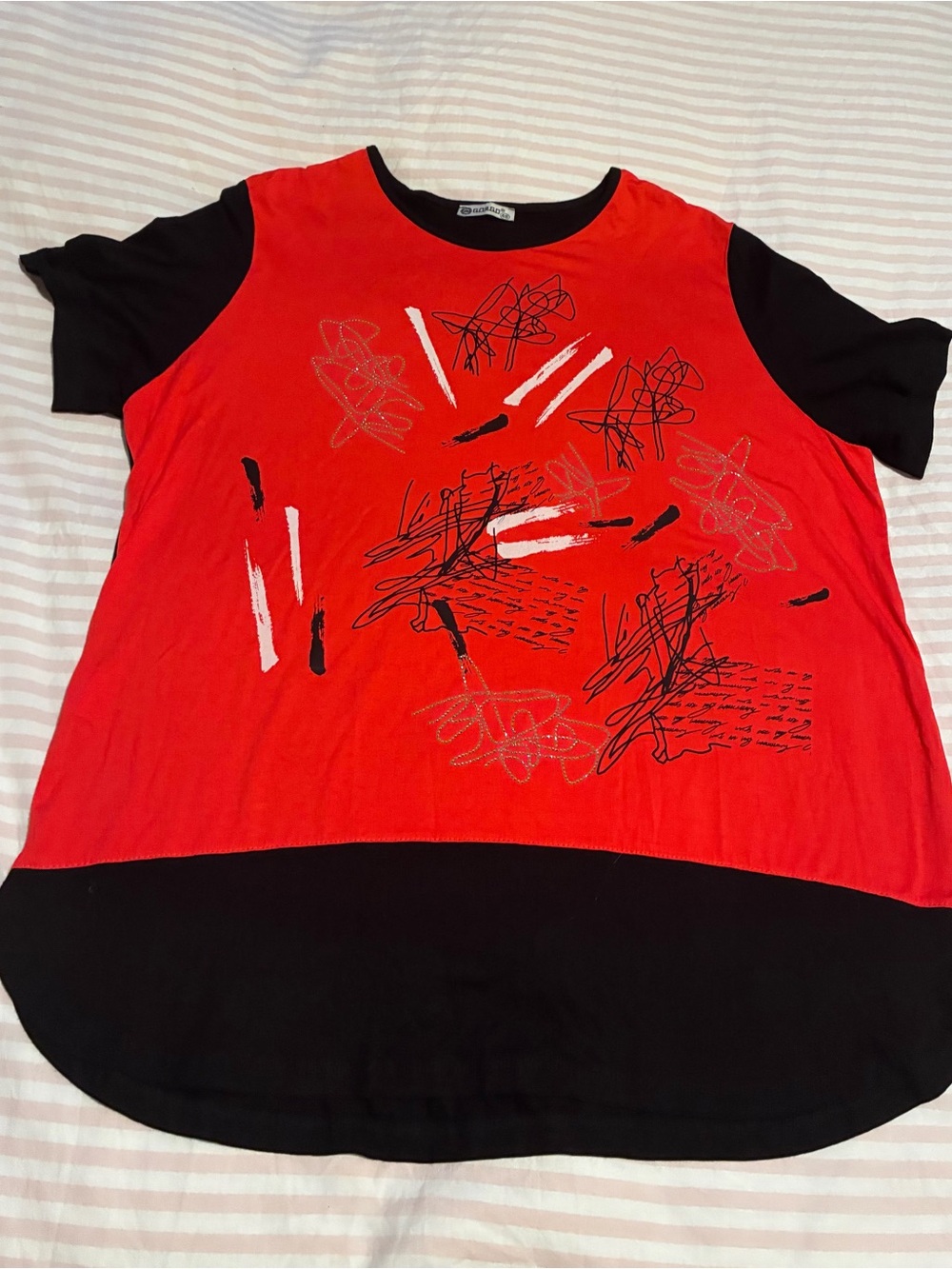Women’s Red & Black Short Sleeve Graphic Top